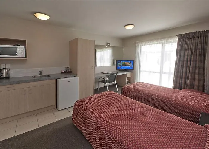 Bella Vista Motel 4*
