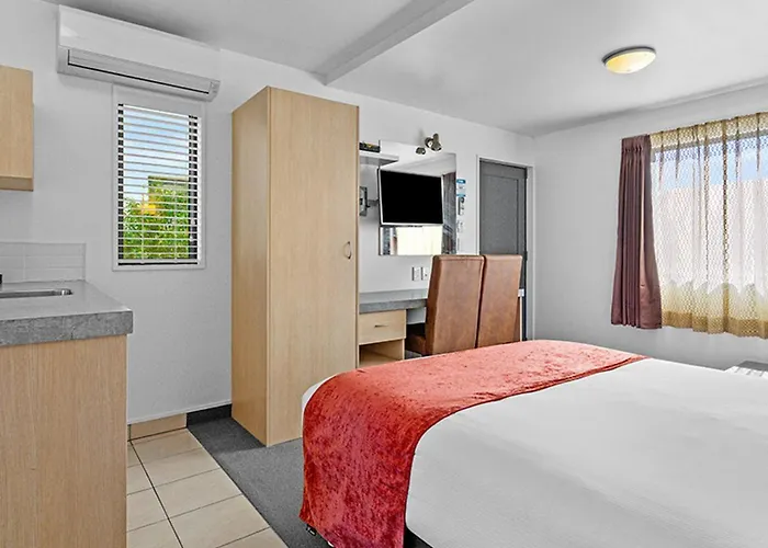Bella Vista Motel 4*