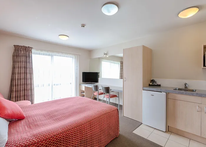 Bella Vista Motel 4*