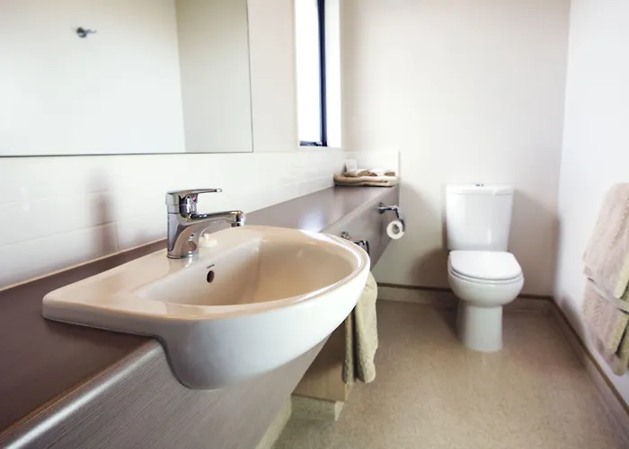 Bella Vista Motel 4*