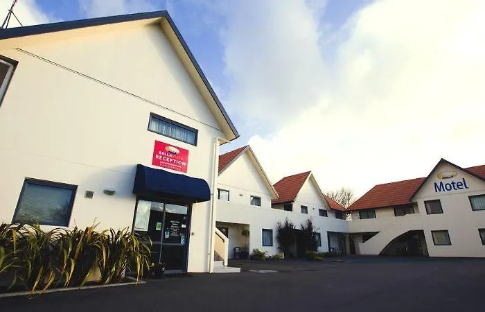 Bella Vista Motel 4*